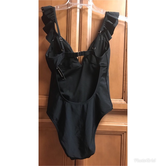 EXPRESS Ruffle V-Wire One-Piece Swimsuit BLACK - Picture 4 of 7